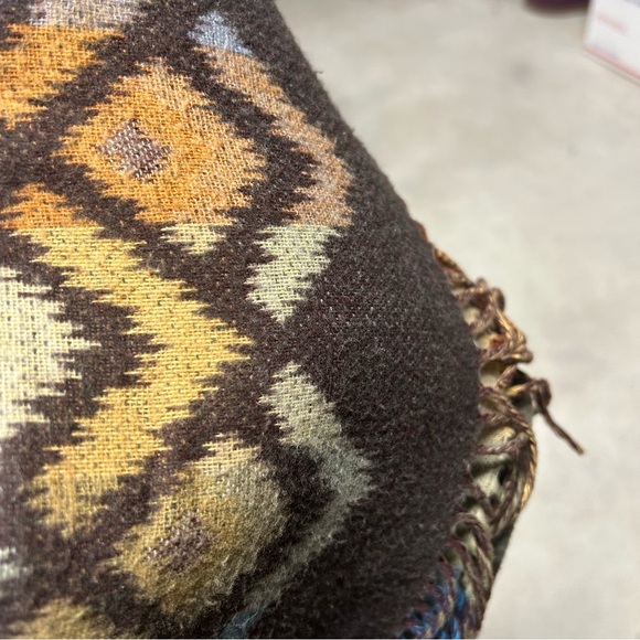 CASHMINK Scarf Multicolor Fringe Soft Made in Germany Acrylic Aztec Design - Picture 4 of 5